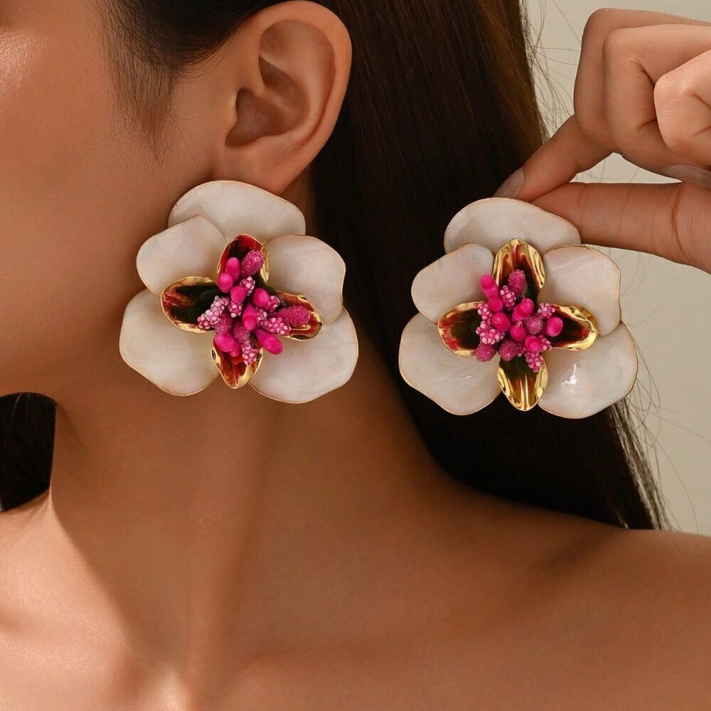 Beige Elegant Women's Floral Earrings
